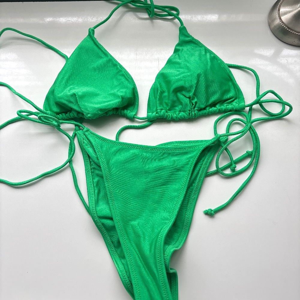 White fox Kelly green bikini set